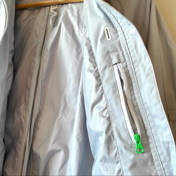 SALE Lululemon Fo Drizzle rain jacket, EUC - Picture 7 of 10